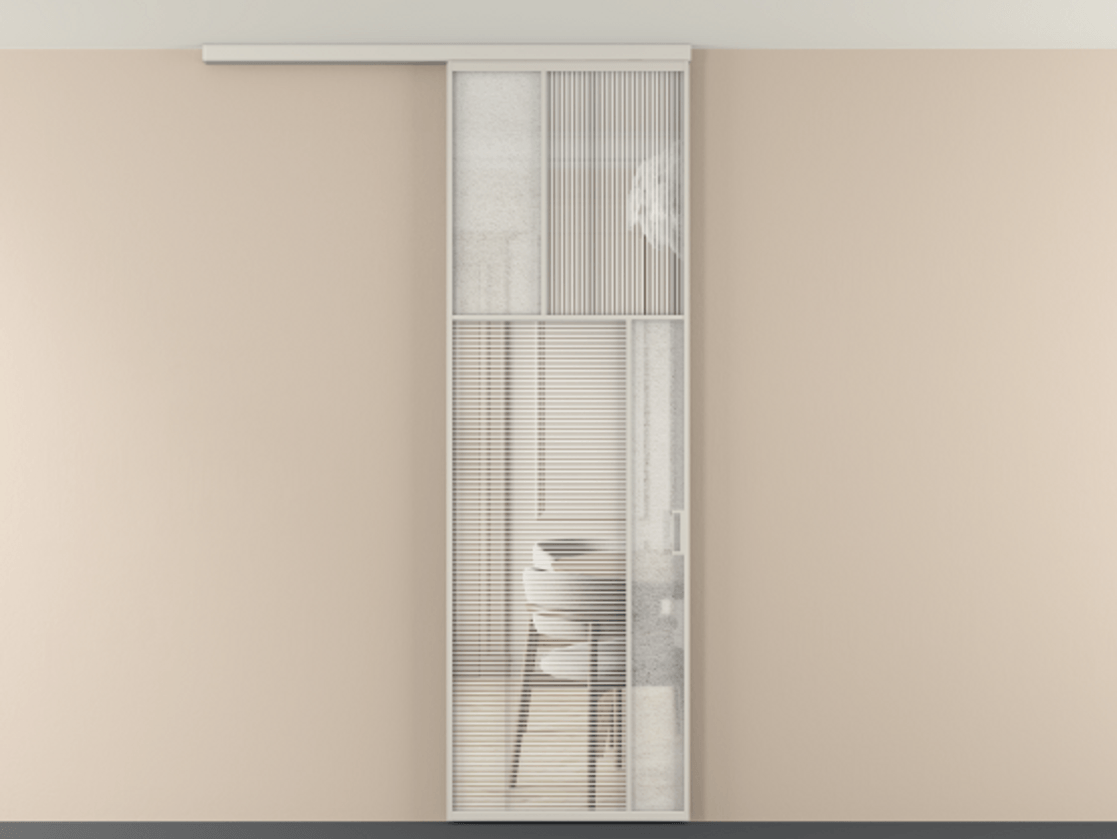 Перегородка Мозаик вдоль стены на потолок 1 створка АЛПР 041.23 Алюминий облачно-серый Рифлёное стекло "Дюна", триплекс, 6 мм + Фактурное стекло "Лёд", триплекс Цена 1081382 ₸ | Volhovec