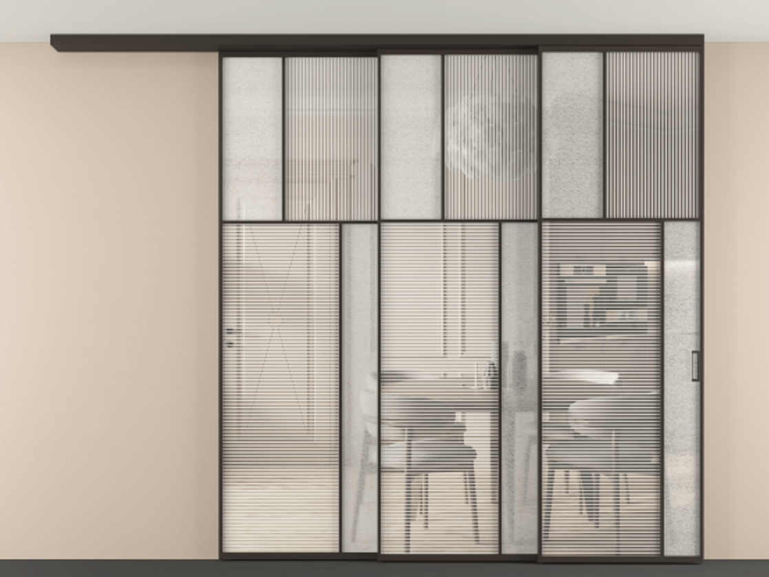 Перегородка Мозаик вдоль стены на потолок 3 створки с синхронным механизмом АЛПР 041.23 Алюминий антрацит Рифлёное стекло "Дюна", триплекс, 6 мм + Фактурное стекло "Лёд", триплекс Цена 3950251 ₸ | Volhovec