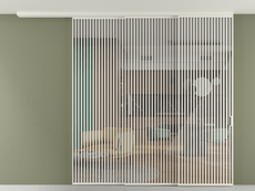 Перегородка Формато вдоль стены на потолок 3 створки с синхронным механизмом